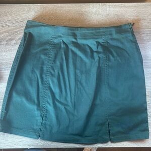 Women’s green Volcom skirt, Small